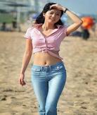 牛仔皮带美女
